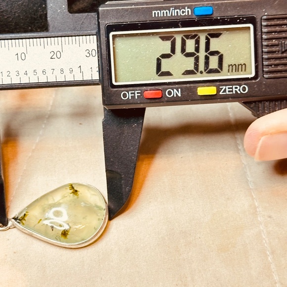 925 Sterling Silver Plated Prehnite Crystal Pear Shaped Genuine Stone EUC - Picture 13 of 13